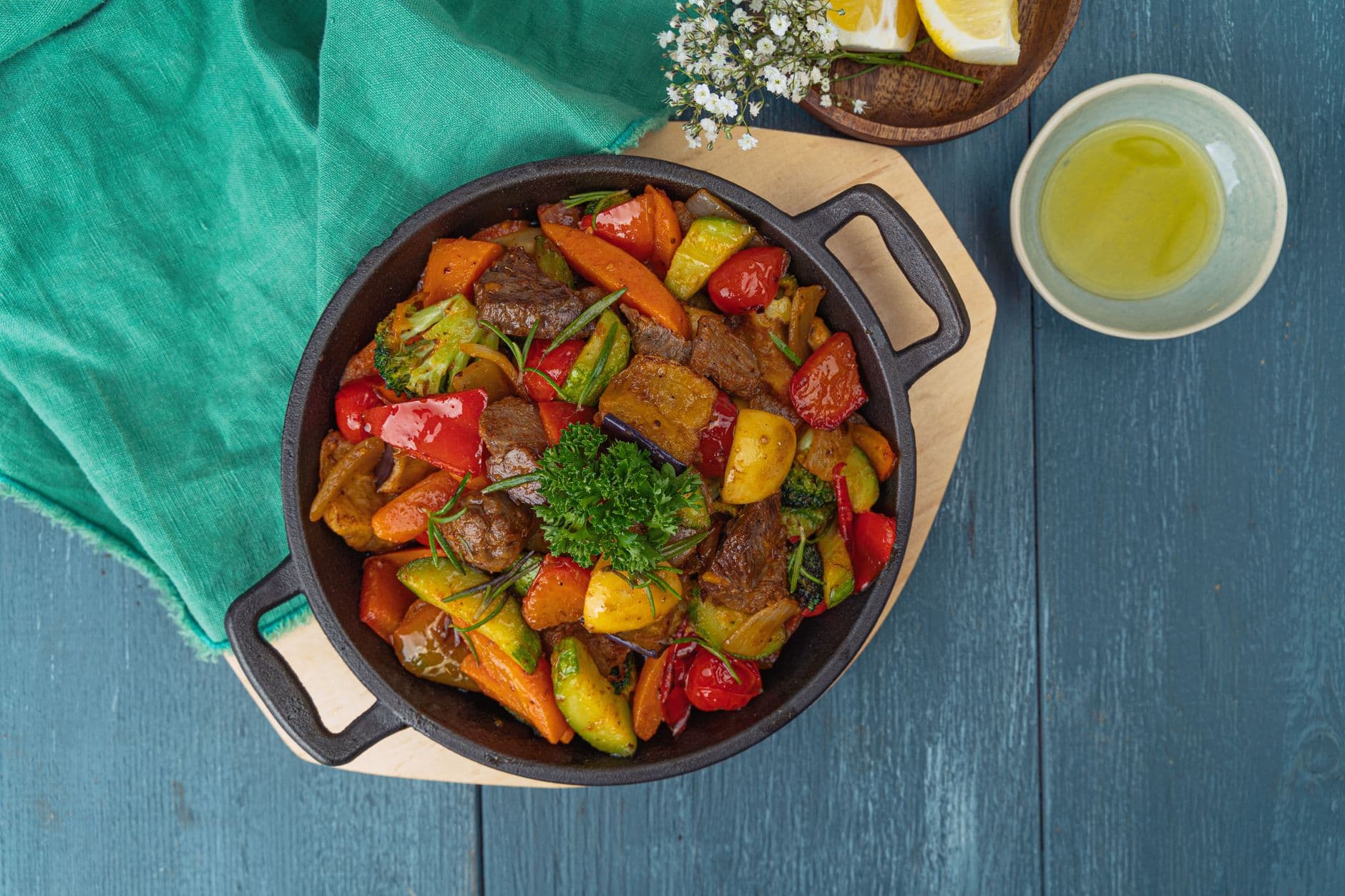 Beef Vollkornpasta Tomaten Pfanne fertig zubereitet und serviert