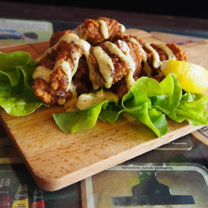 Tavuk Karaage hazırlanmış ve servise sunulmuş hali