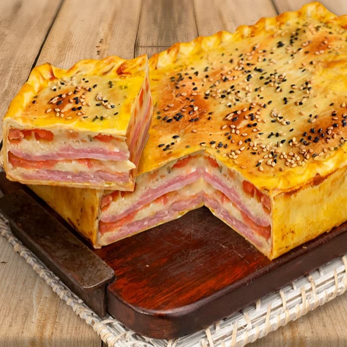 Torta de fiambre prepared and served as the finished dish
